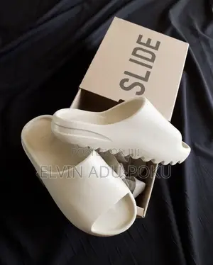 Adidas Yeezy Comfort "Pure Bone” Slides