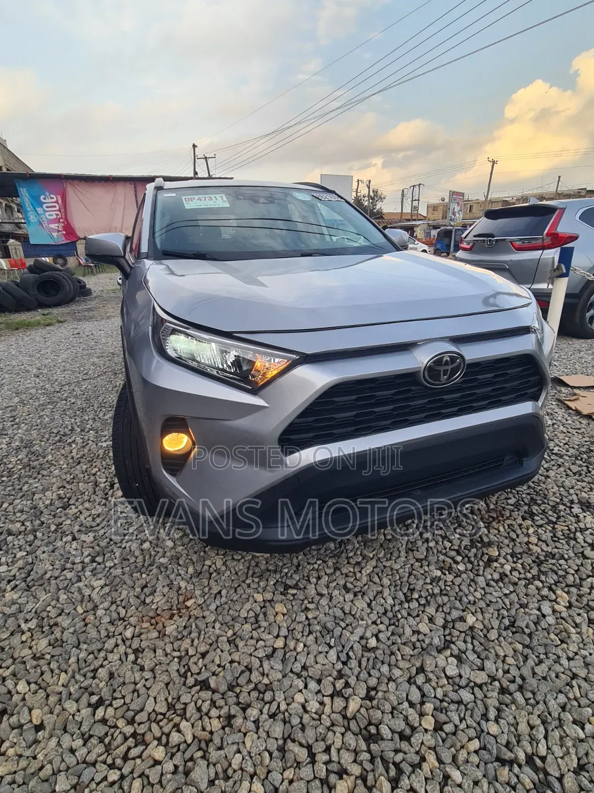 Toyota RAV4 XLE 2021 Silver