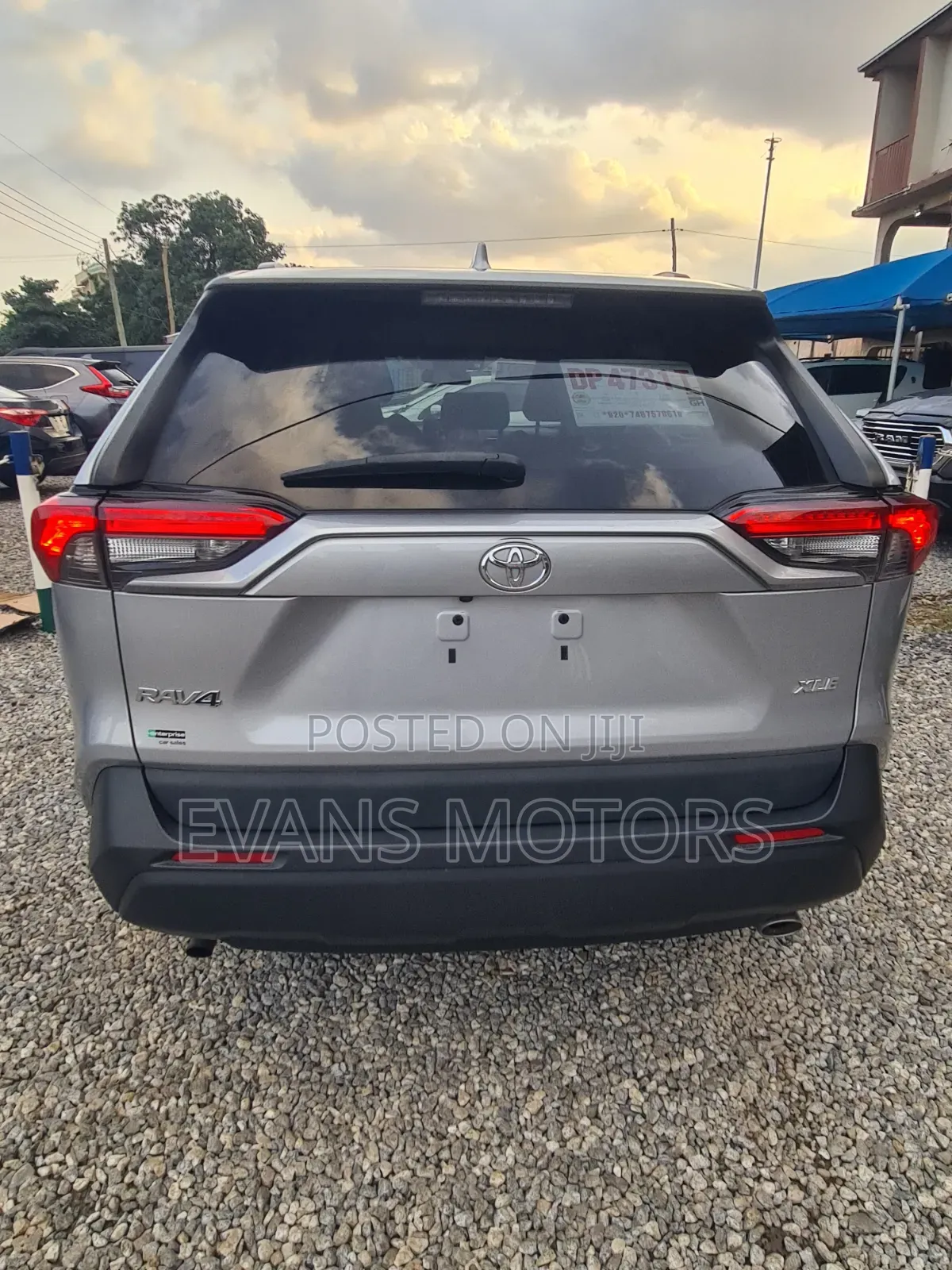 Toyota RAV4 XLE 2021 Silver