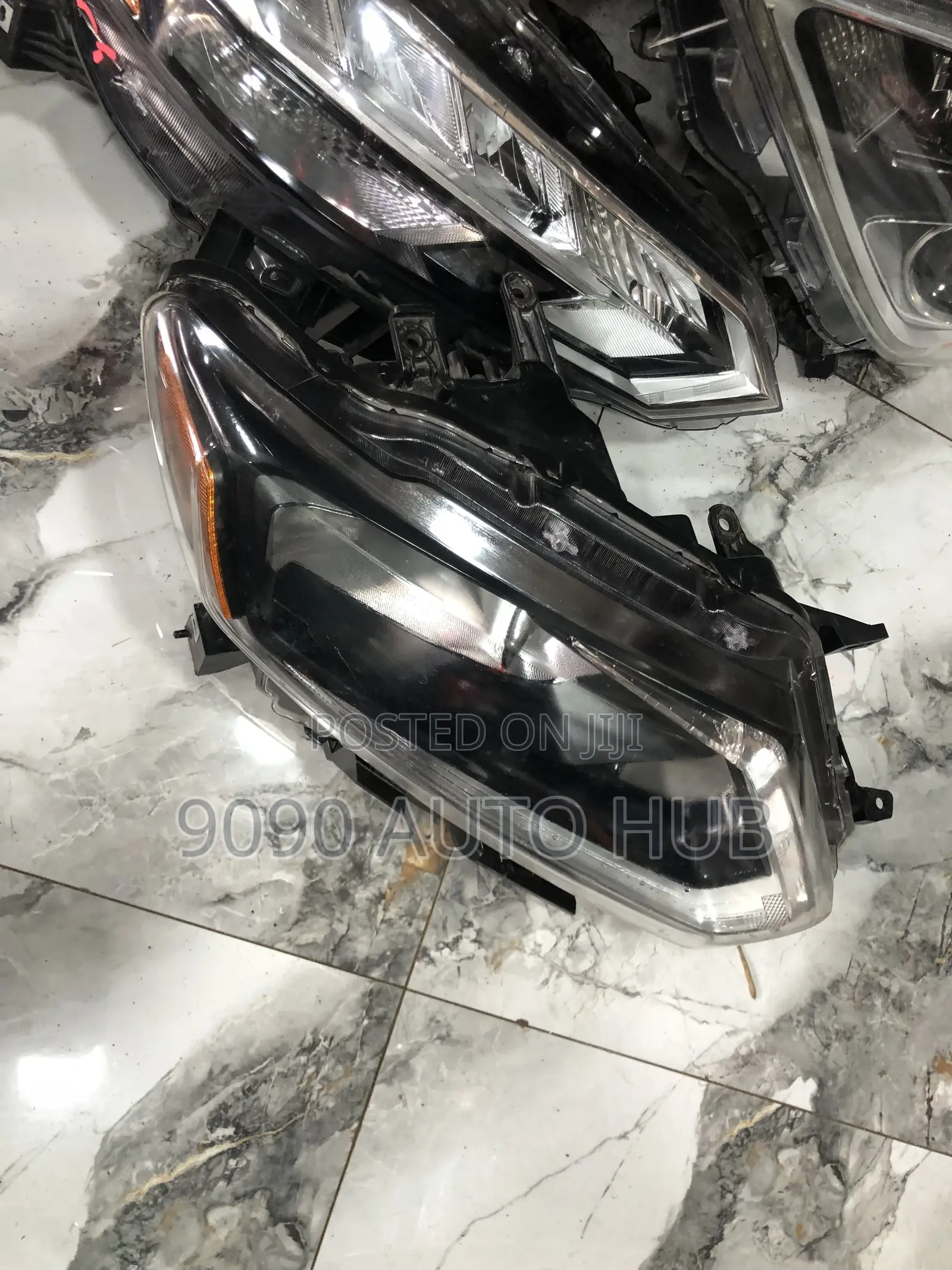 2014 Nissan Rogue Headlight Pair