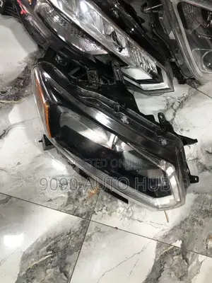 2014 Nissan Rogue Headlight Pair