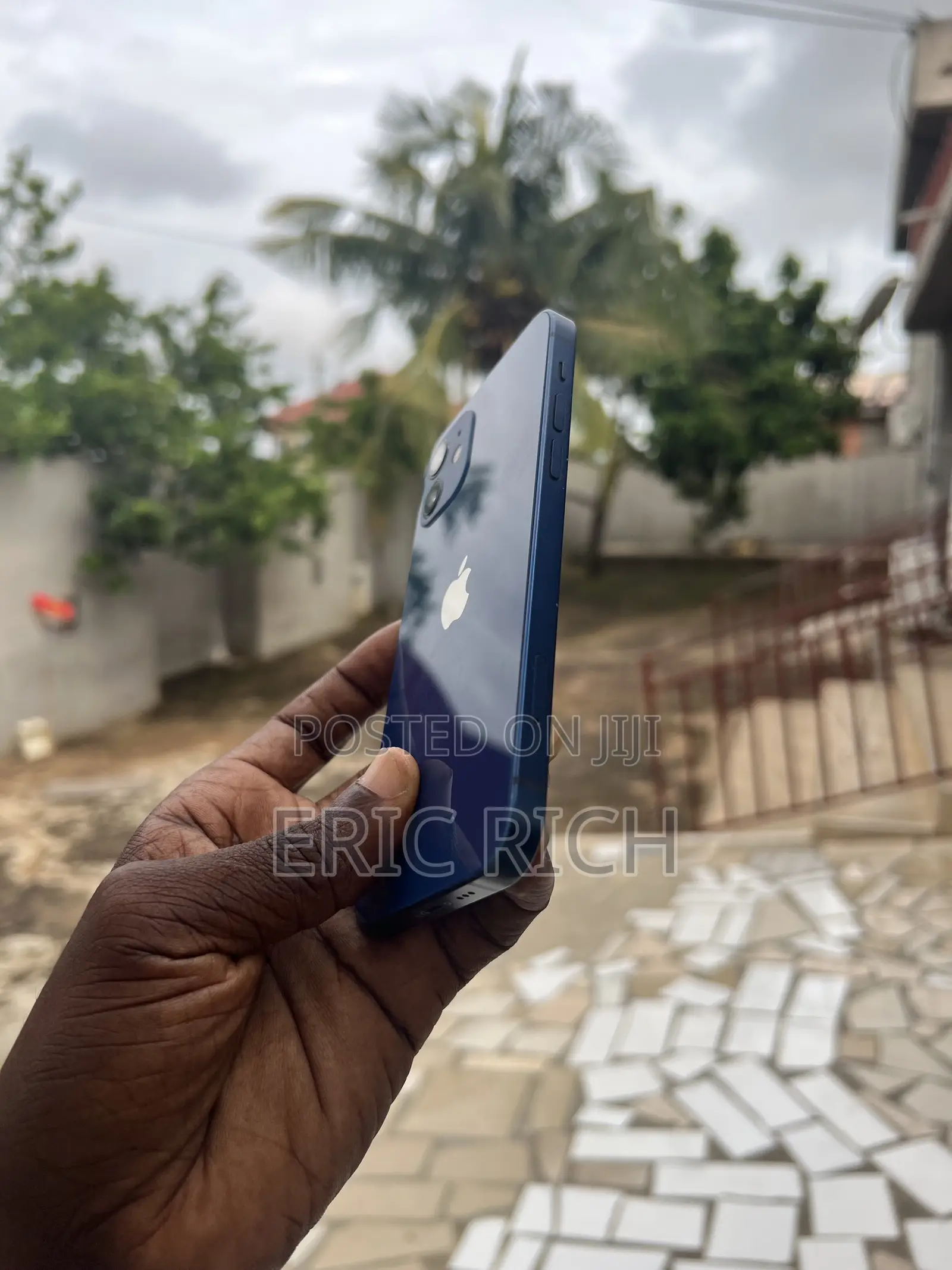 Apple iPhone 12 64 GB Blue