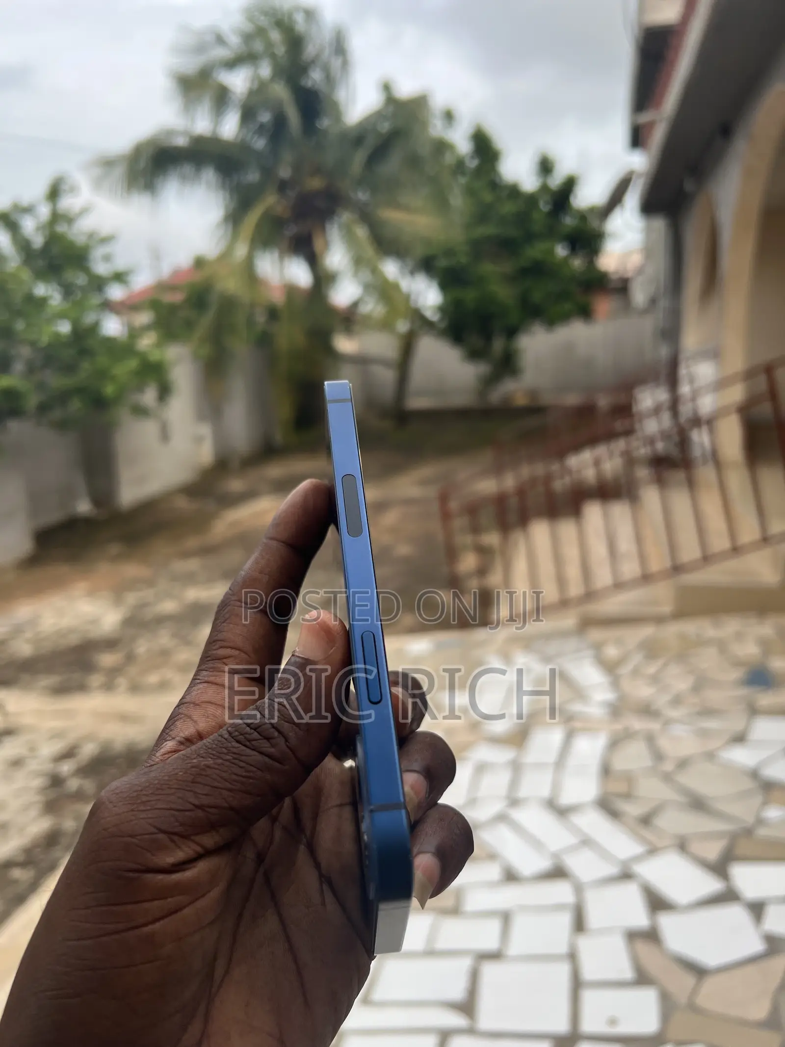 Apple iPhone 12 64 GB Blue