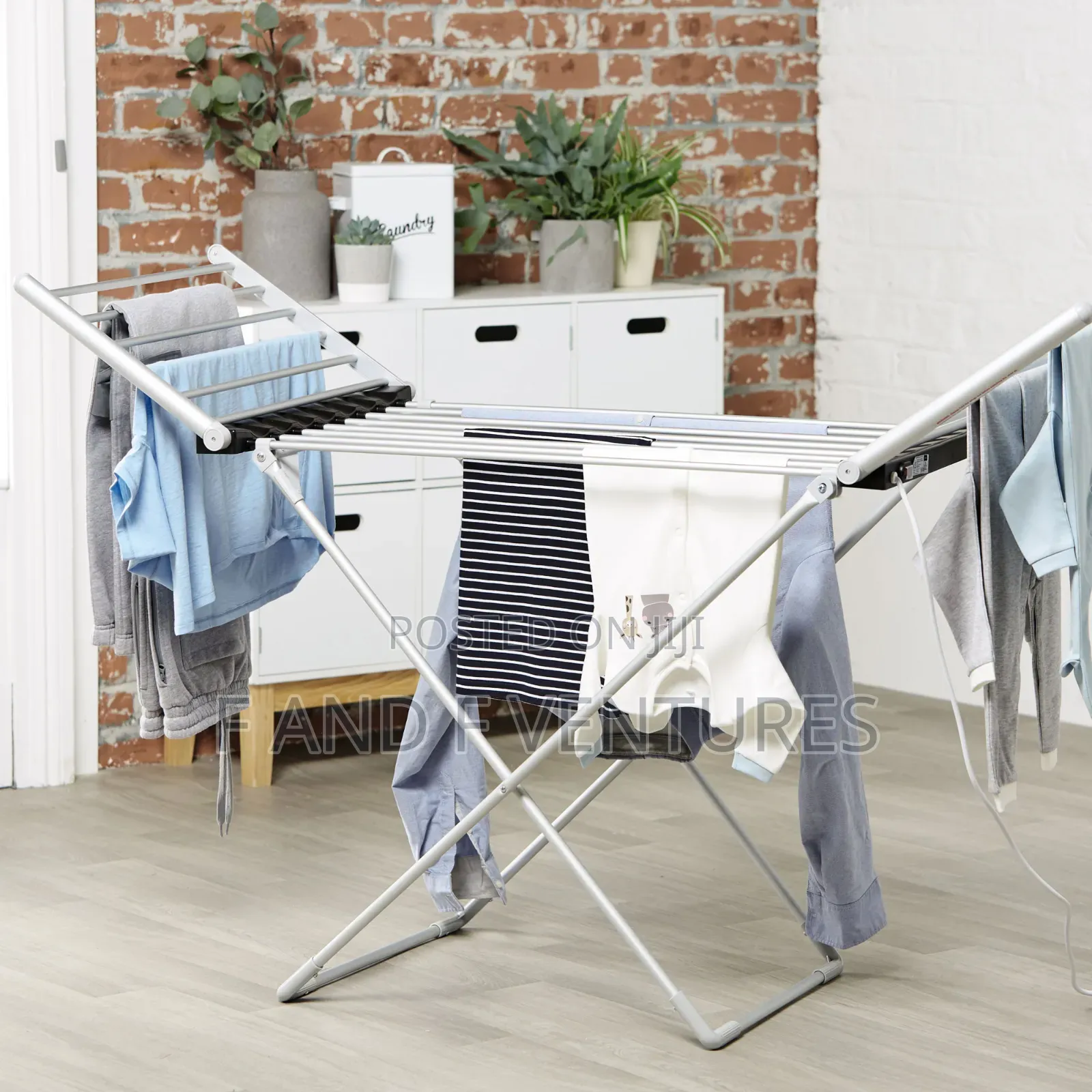 Modern Heated Upright Aired Dryer - Uk
