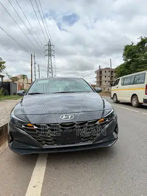 Hyundai Elantra HEV 2023 Gray