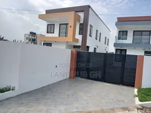 4bdrm Townhouse/Terrace in Oyarifa Mall Area for sale