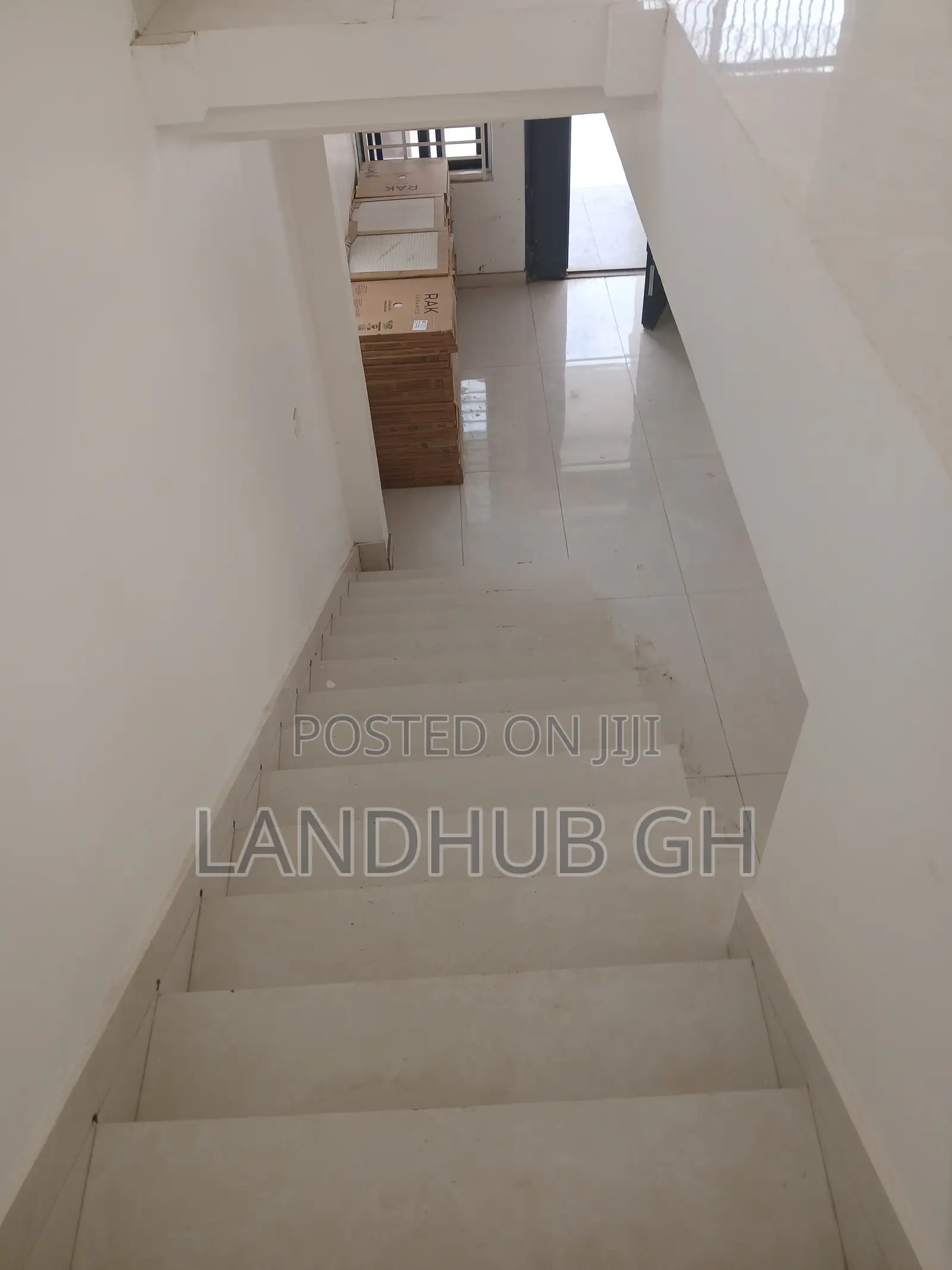 4bdrm Townhouse/Terrace in Oyarifa Mall Area for sale