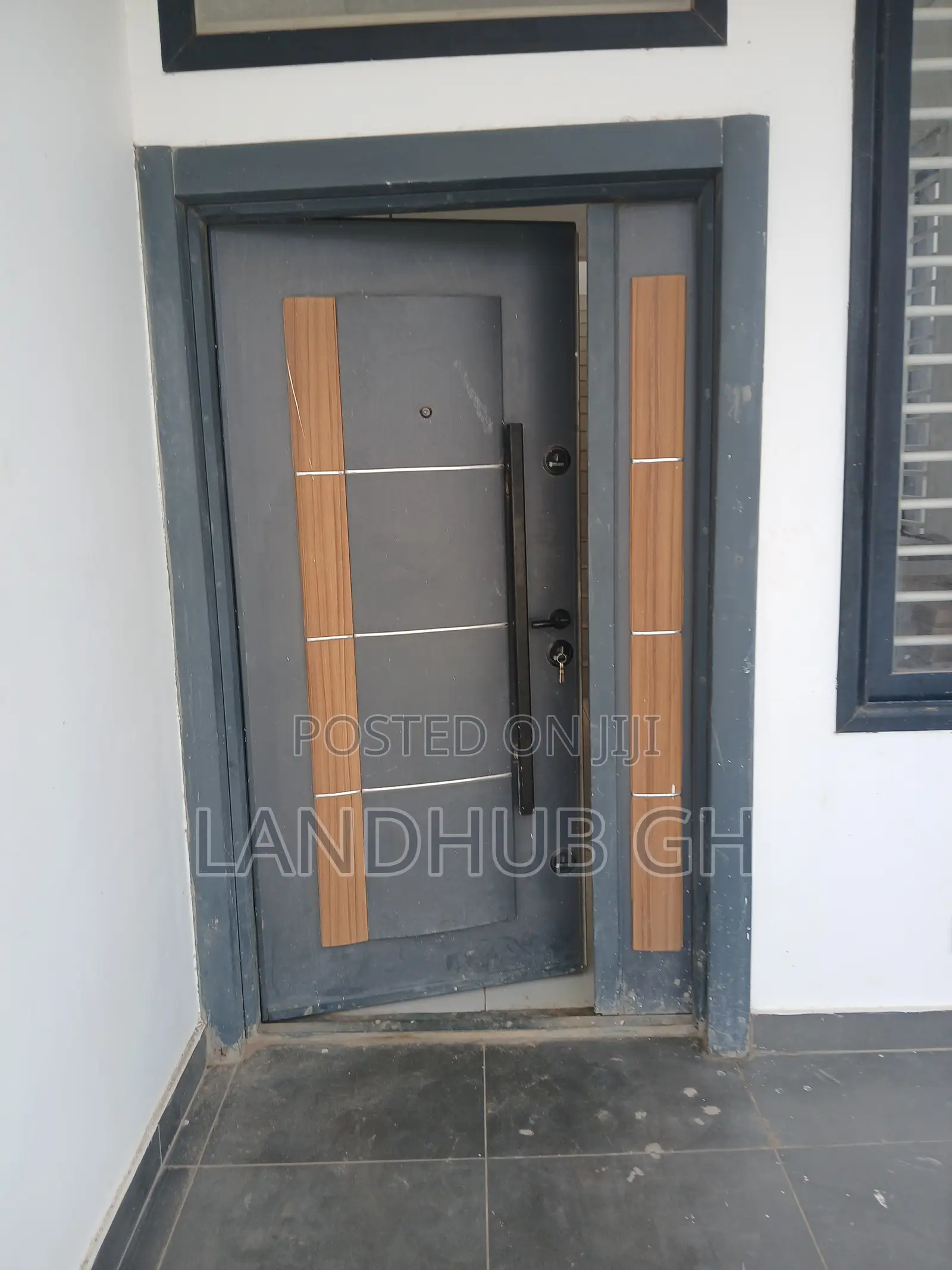 4bdrm Townhouse/Terrace in Oyarifa Mall Area for sale