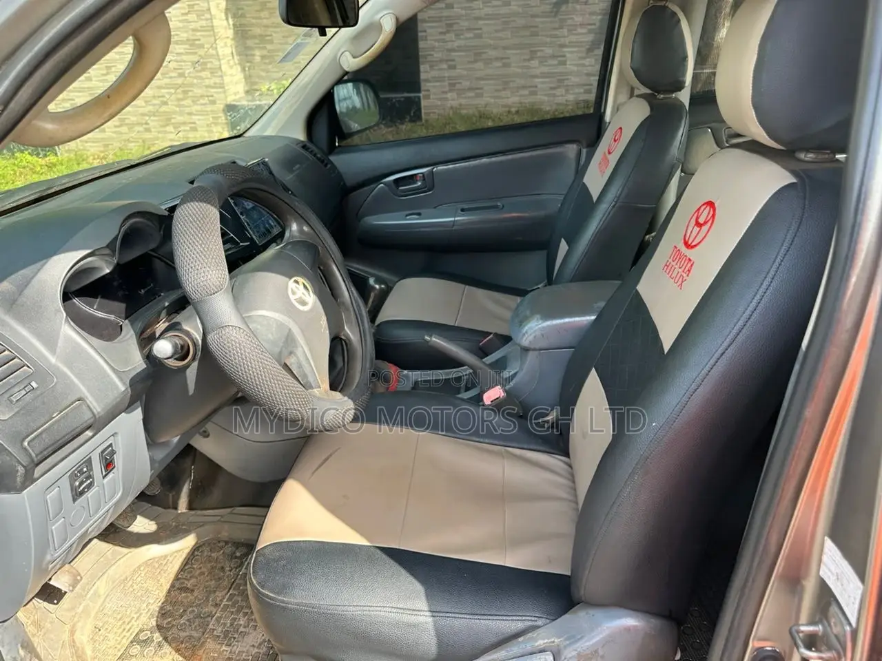 Toyota Hilux 2.5 D-4D 4X4 SRX 2012 Silver