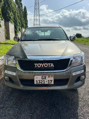 Toyota Hilux 2.5 D-4D 4X4 SRX 2012 Silver