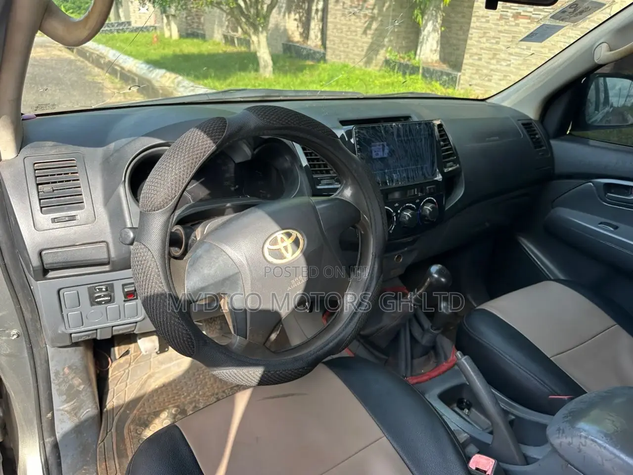 Toyota Hilux 2.5 D-4D 4X4 SRX 2012 Silver
