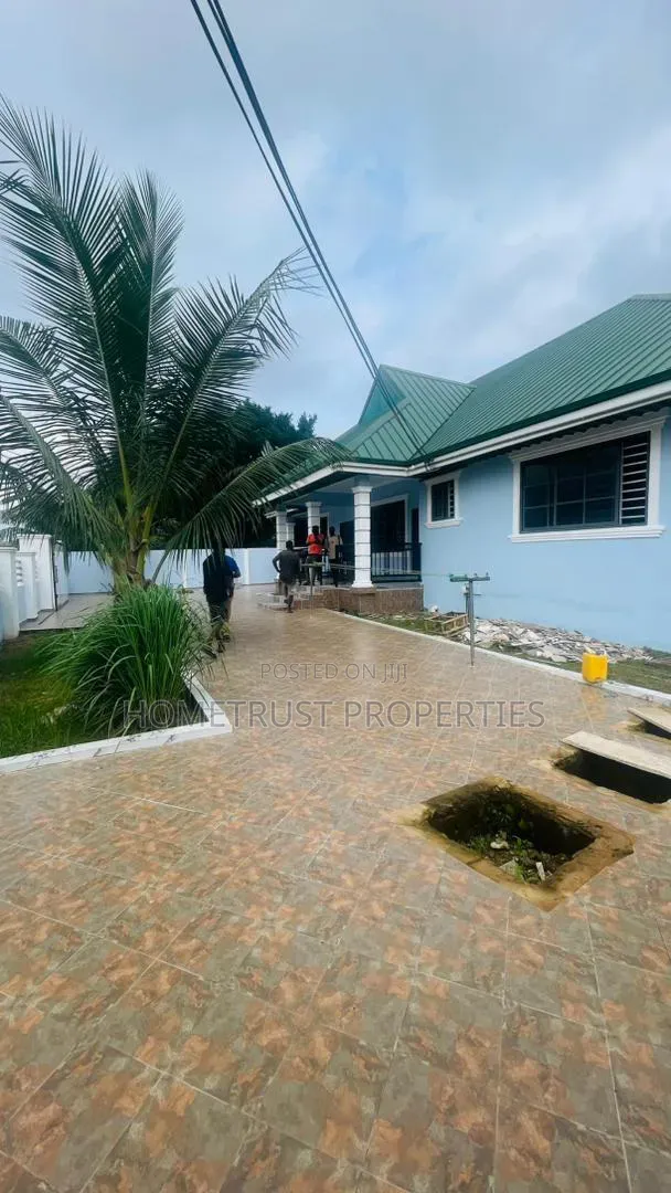 5bdrm House in Amasaman Abease for rent