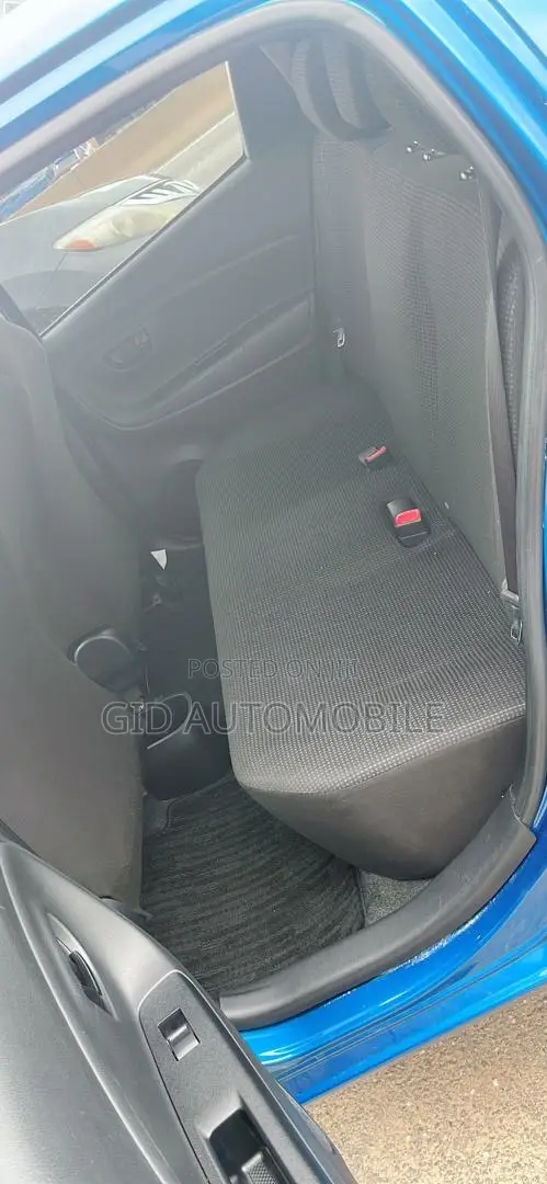 Toyota Vitz 2016 Blue