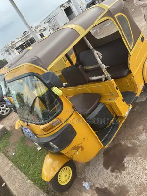 Bajaj RE 2025 Yellow