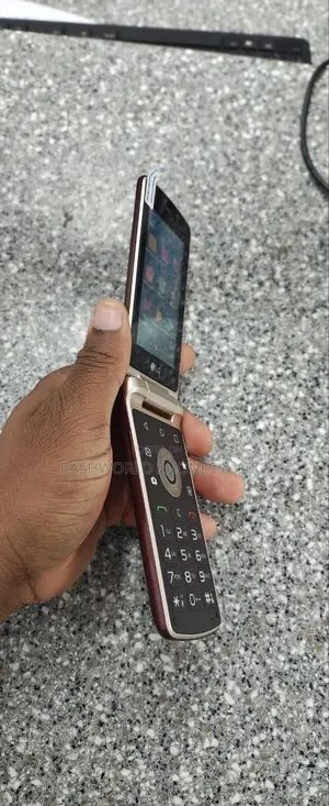 New LG Wine Smart 4 GB Red