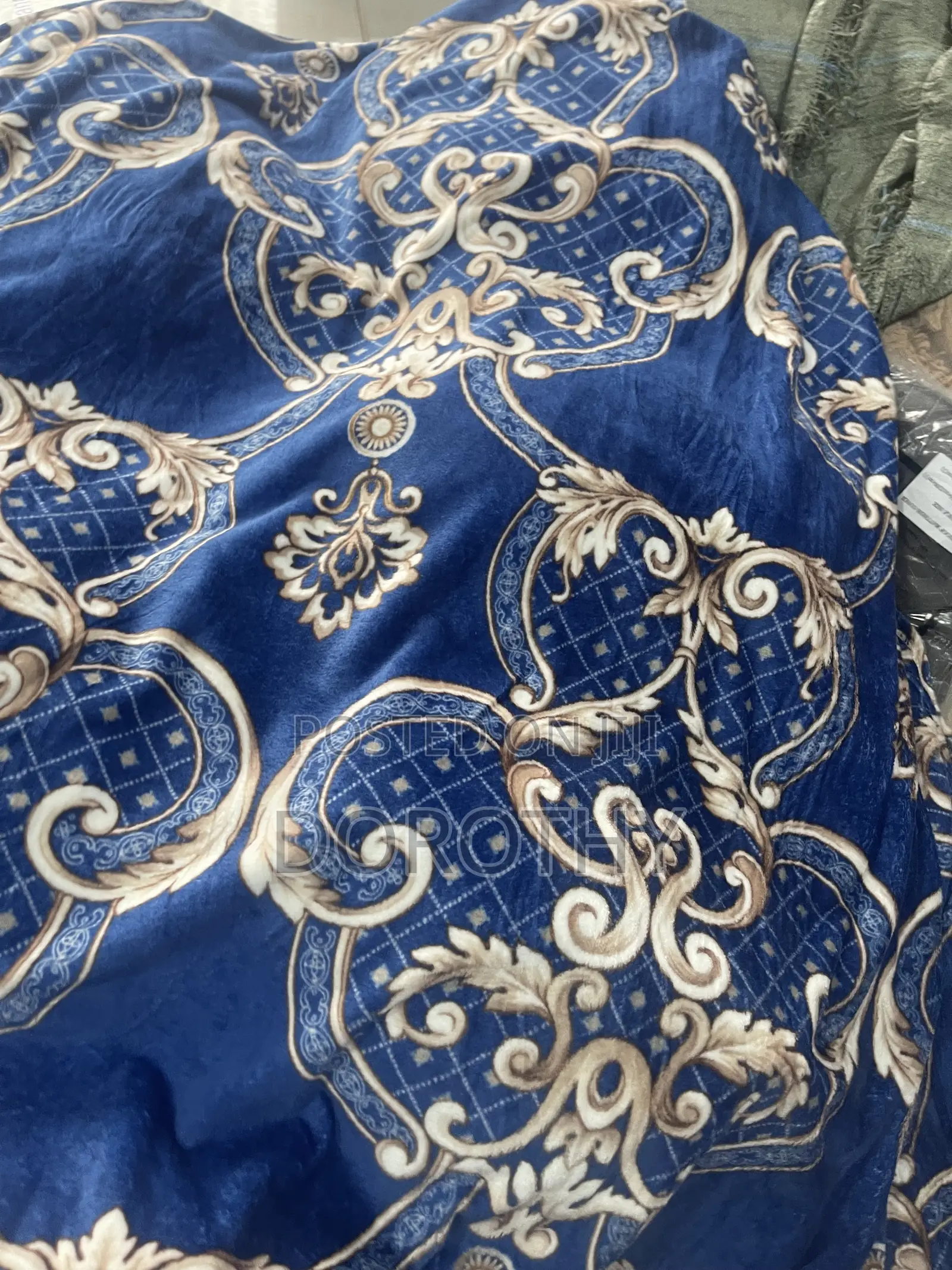 Elegant Tick and Heavy Blanket ,Fits King Sized Bed