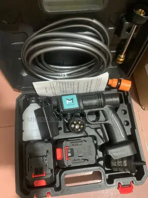 Rechargeable Pressure Washer