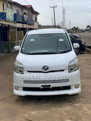 Toyota Voxy 2010 White