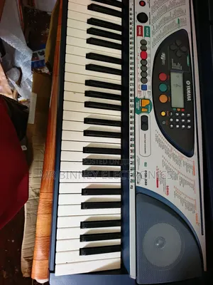 Yamaha Psr240