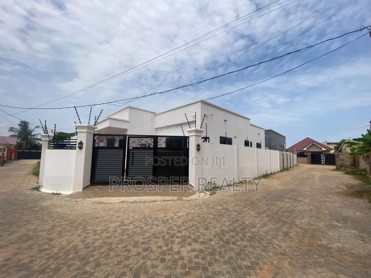 3bdrm House in Spintex for sale