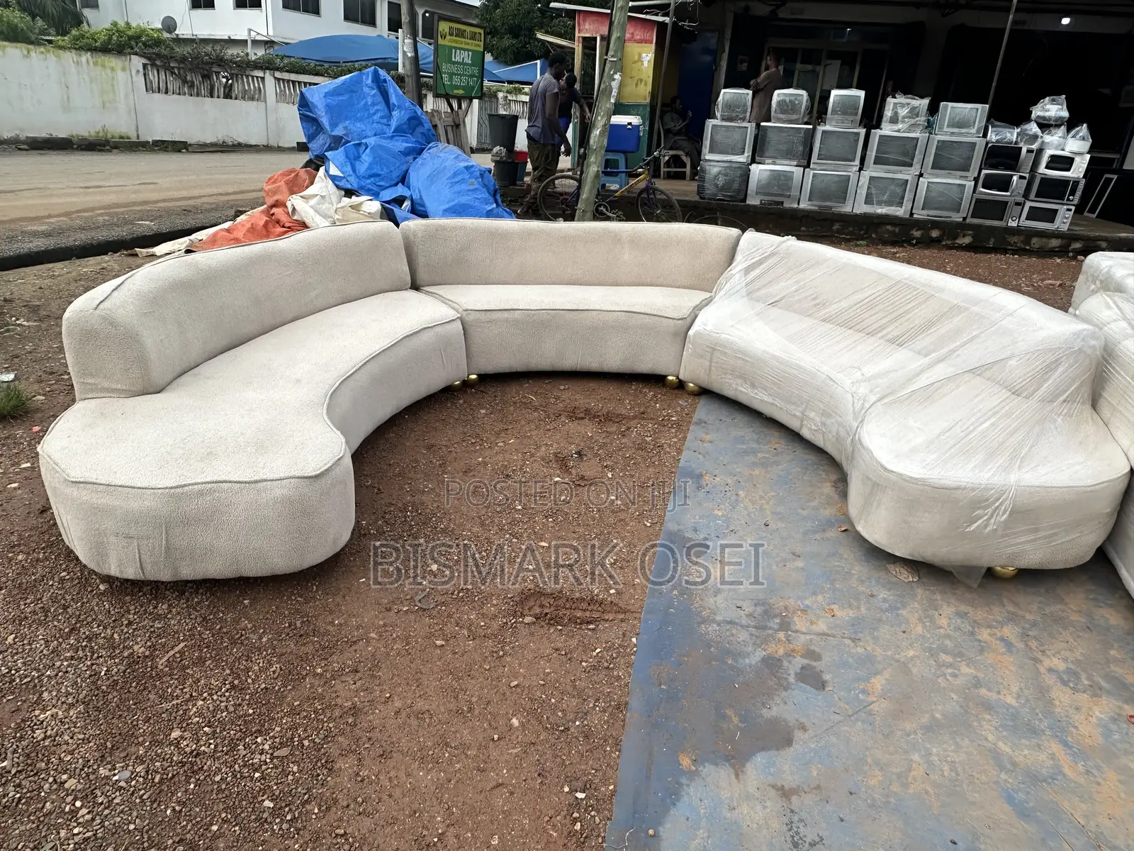 A Royal Comfortable 8 Seater C Shape Going for Cool Price
