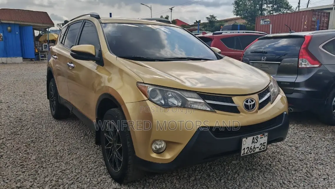 Toyota RAV4 LE 4dr SUV (2.5L 4cyl 6A) 2014 Yellow