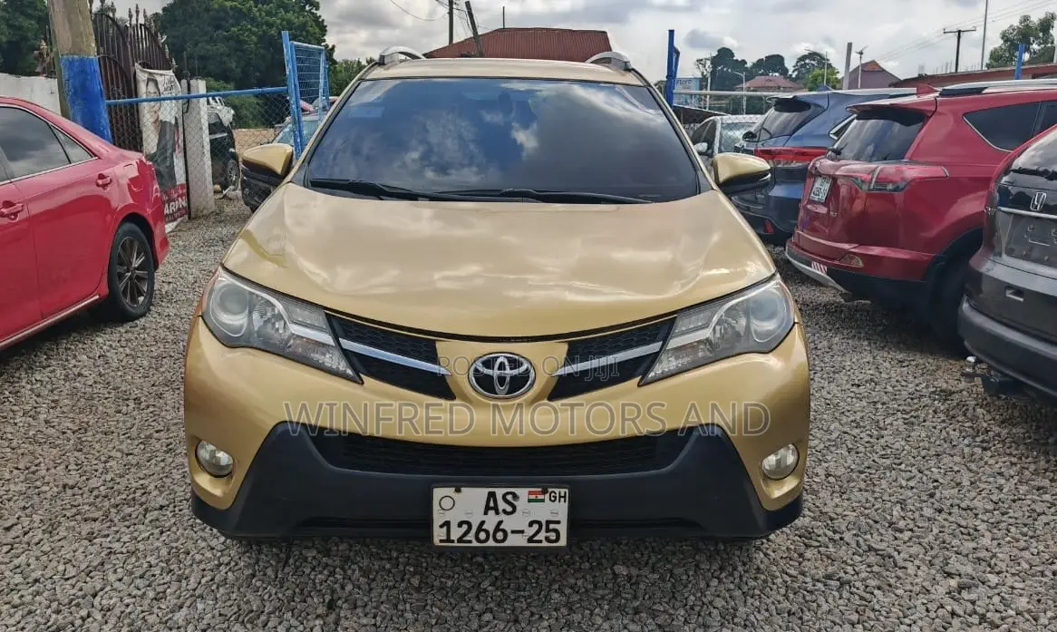 Toyota RAV4 LE 4dr SUV (2.5L 4cyl 6A) 2014 Yellow