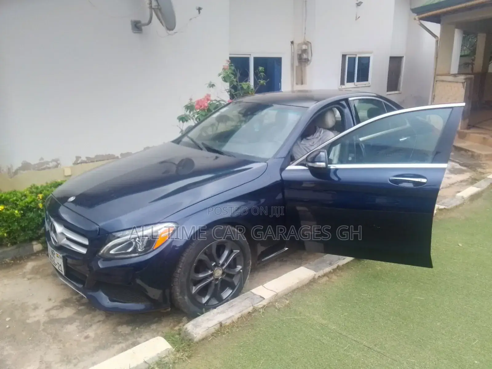 Mercedes-Benz C300 2021 Black