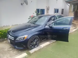 Mercedes-Benz C300 2021 Black