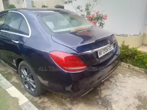 Mercedes-Benz C300 2021 Black