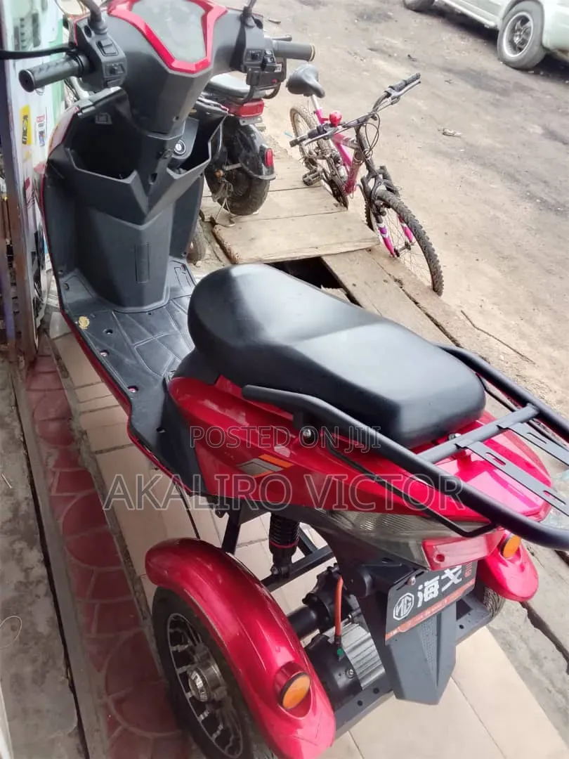 Tricycle 2025 Red