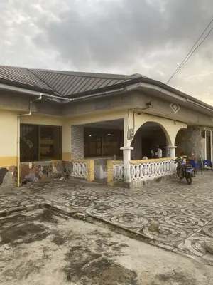 5bdrm House in Kasoa Amanfrom Top for rent
