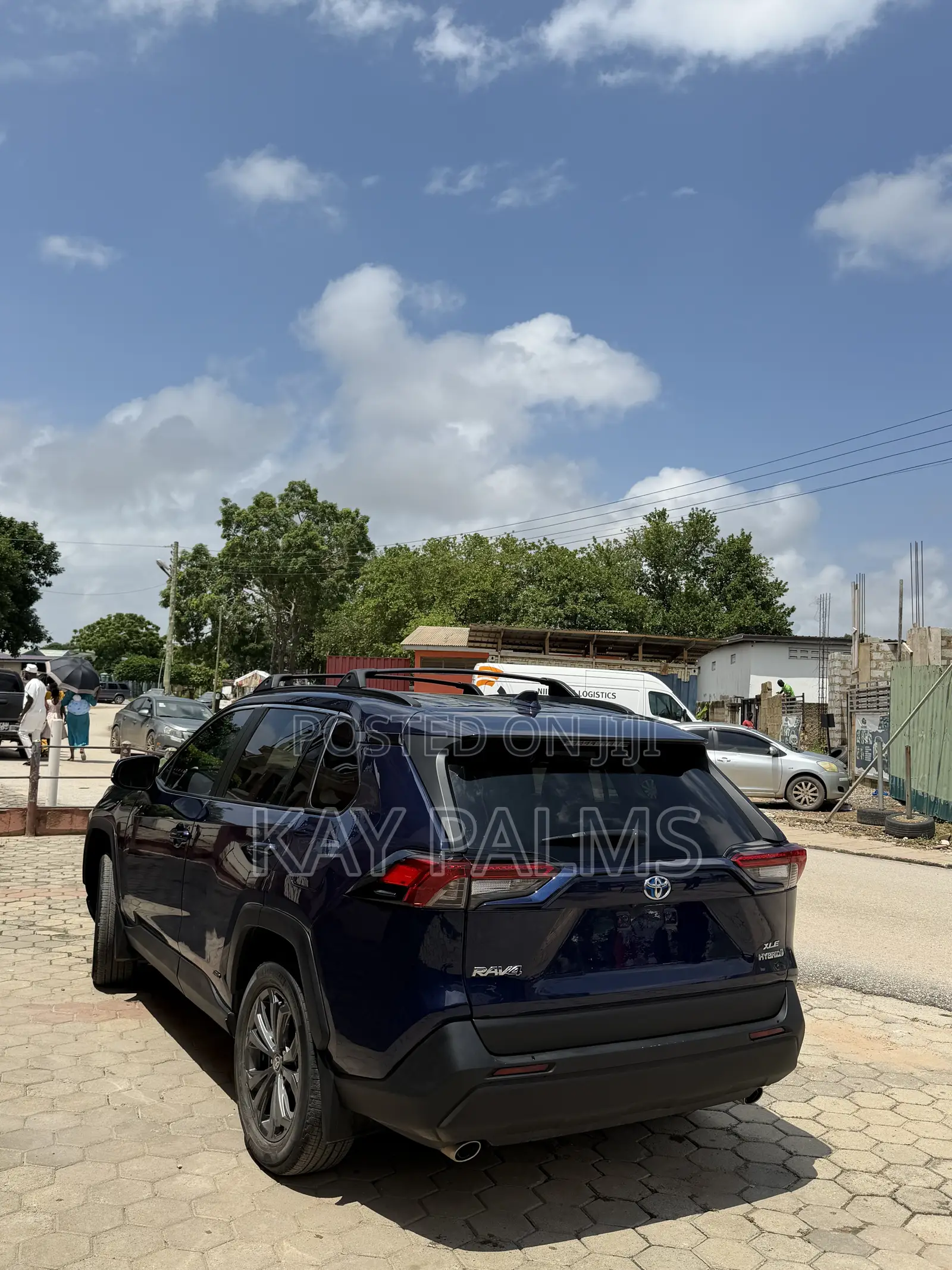 Toyota RAV4 XLE Premium AWD 2024 Blue