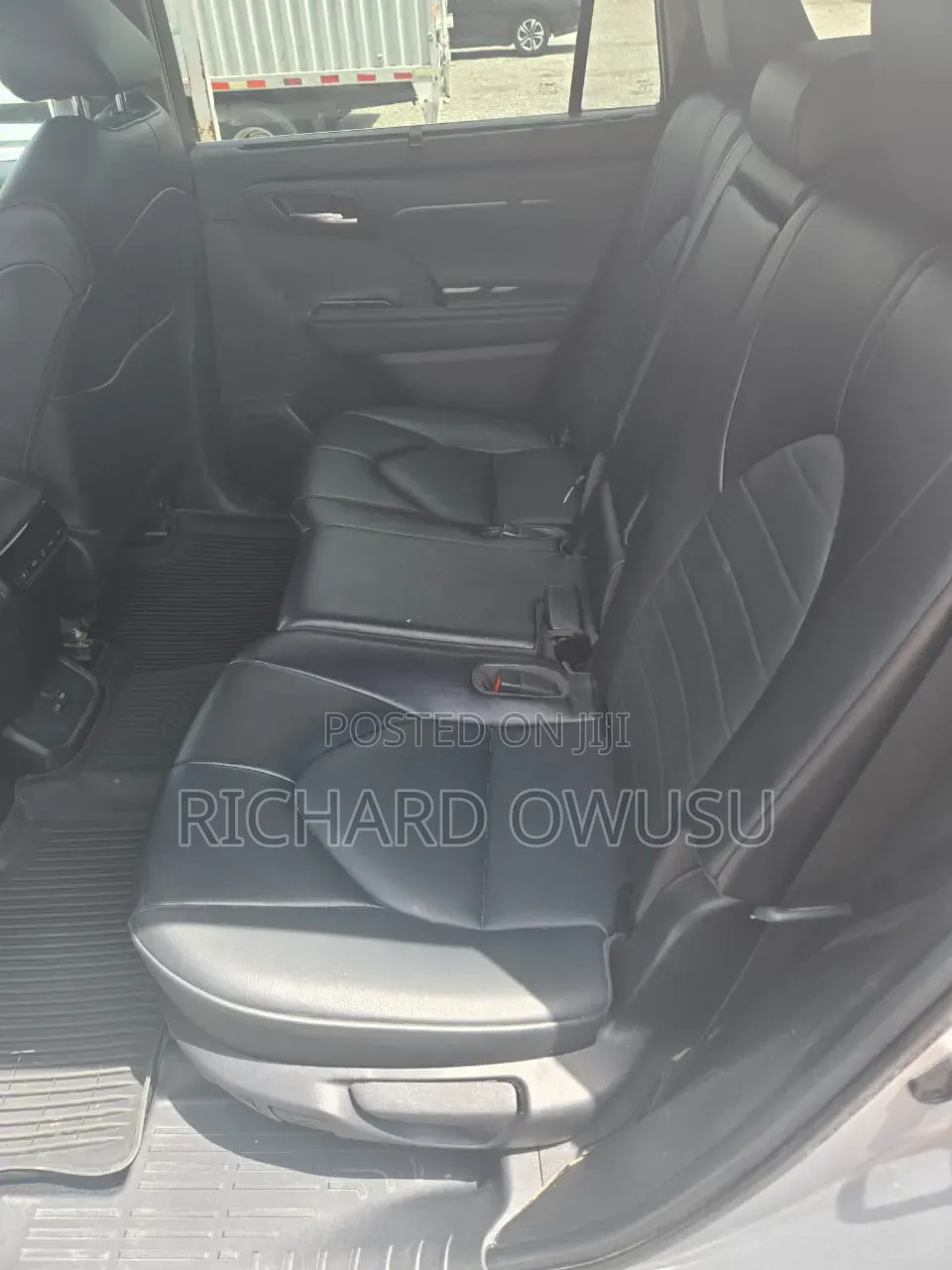 Toyota Highlander 2022 Silver