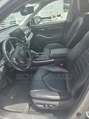 Toyota Highlander 2022 Silver