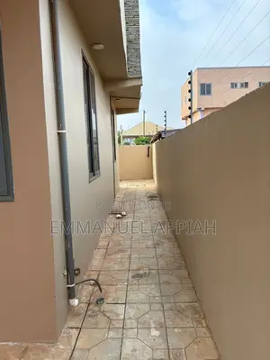 3bdrm Townhouse / Terrace in Oyarifa for rent