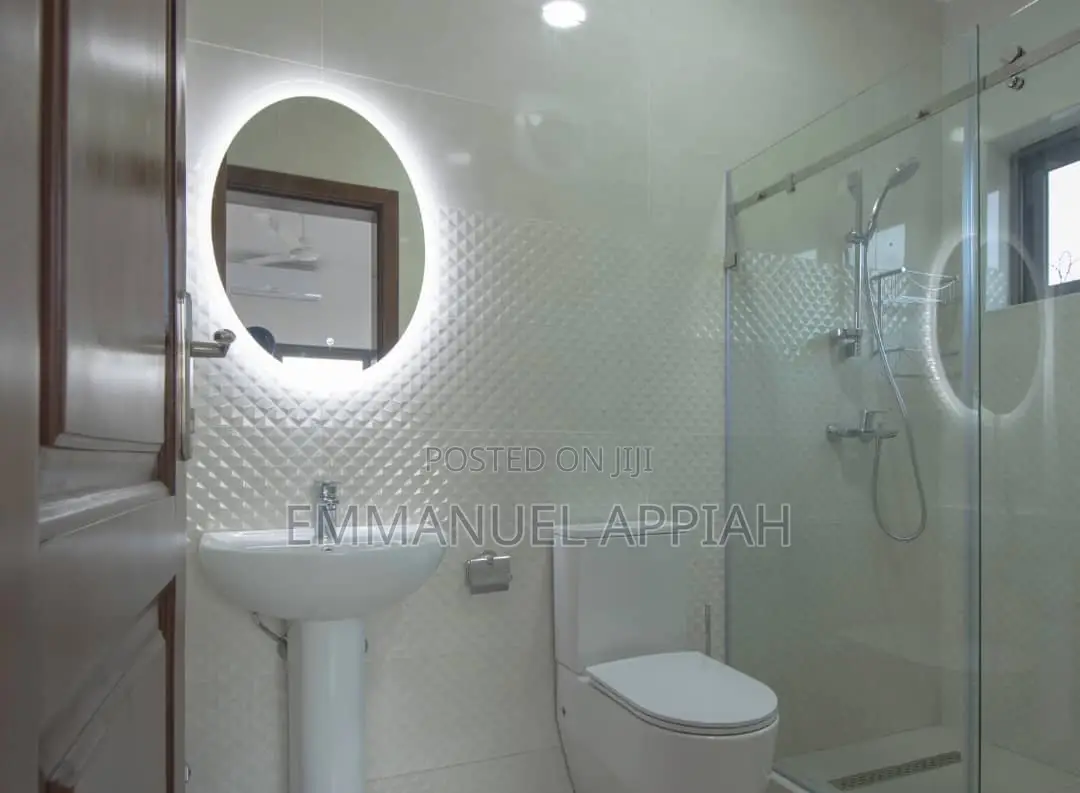 6bdrm House in Macathy Down, Accra Metropolitan for rent