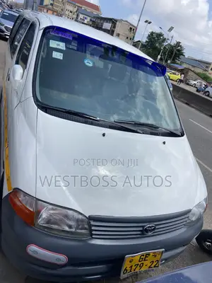 Toyota HiAce 2010 White