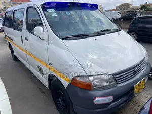 Toyota HiAce 2010 White