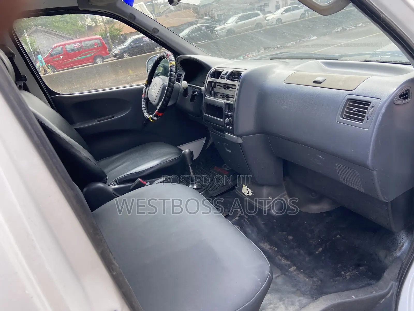 Toyota HiAce 2010 White