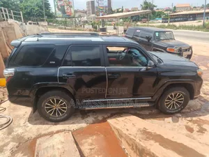 Toyota 4-Runner SR5 4WD 2012 Black