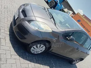 Toyota Yaris 2010 Black