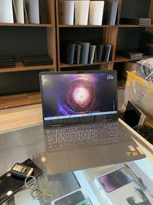 Laptop Lenovo LOQ 15AHP10 16GB AMD Ryzen 7 SSD 512GB