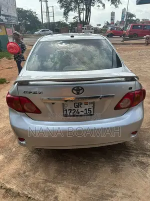 Toyota Corolla 2010 Silver