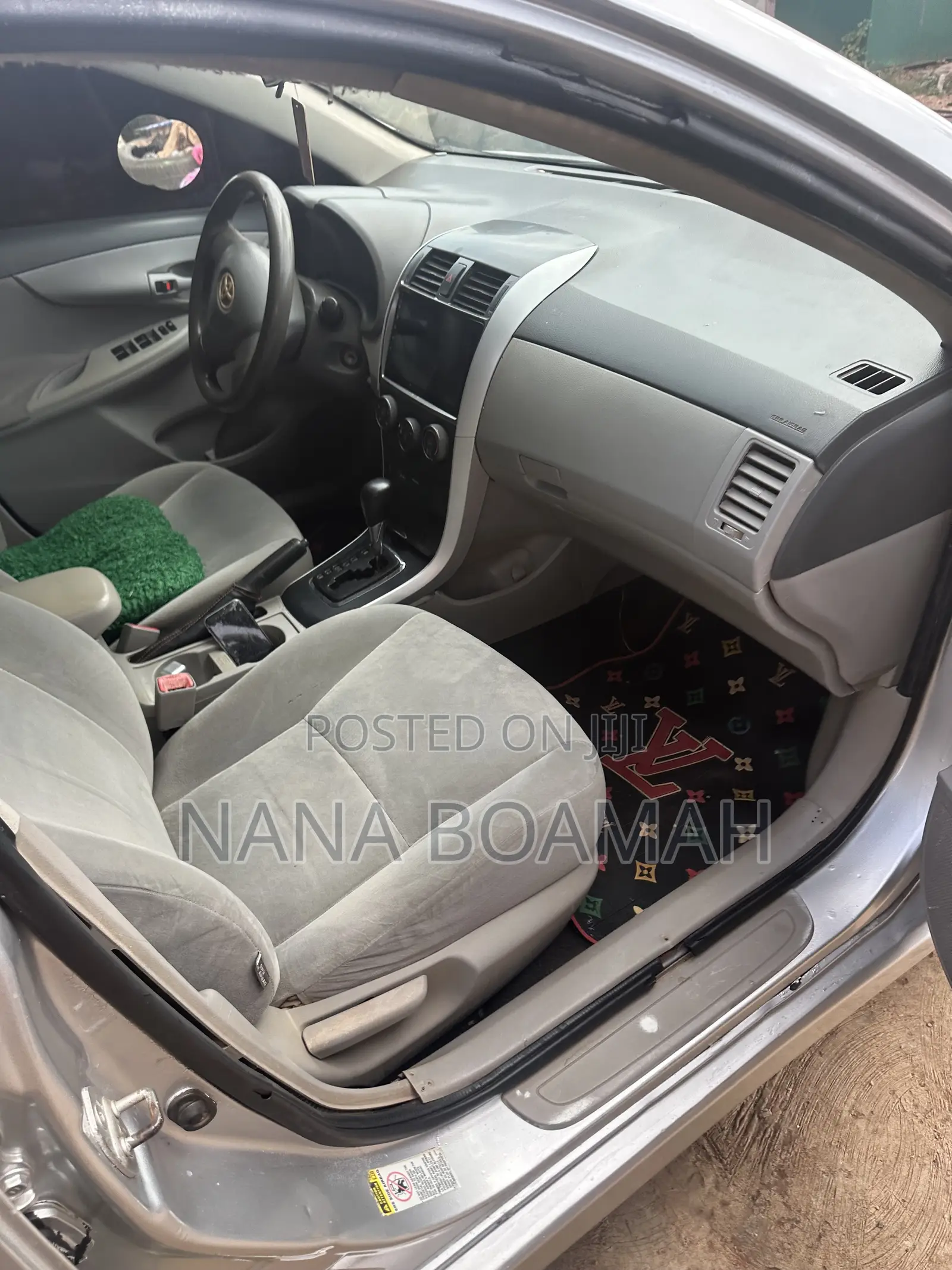 Toyota Corolla 2010 Silver