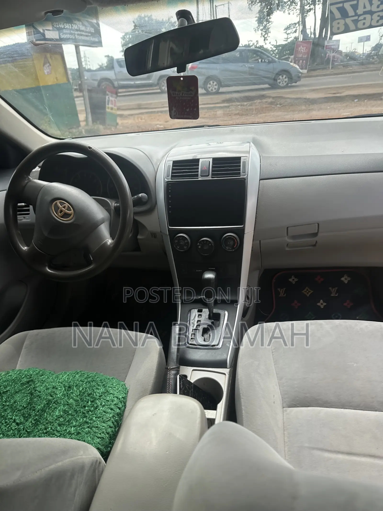 Toyota Corolla 2010 Silver