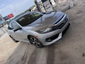 Honda Civic Touring Sedan 2019