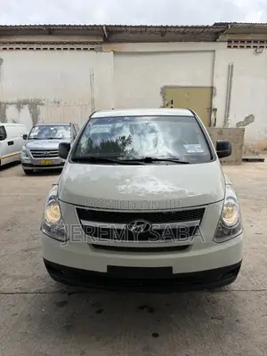 Hyundai H1 2013 White