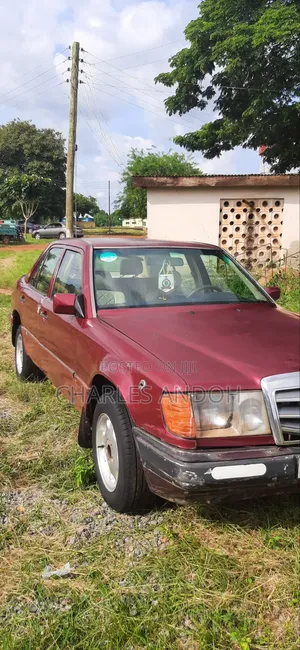 Mercedes-Benz 200E 1993 Red