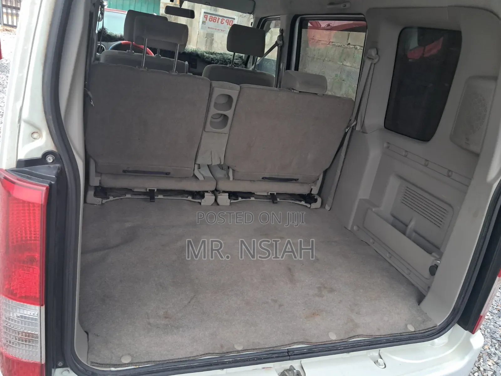 Suzuki APV Minibus 2010 White